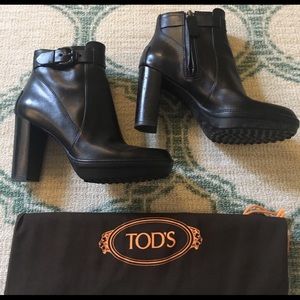 Tod’s Ankle Boots Black SIZE 5 1/2 LIKE NEW!!